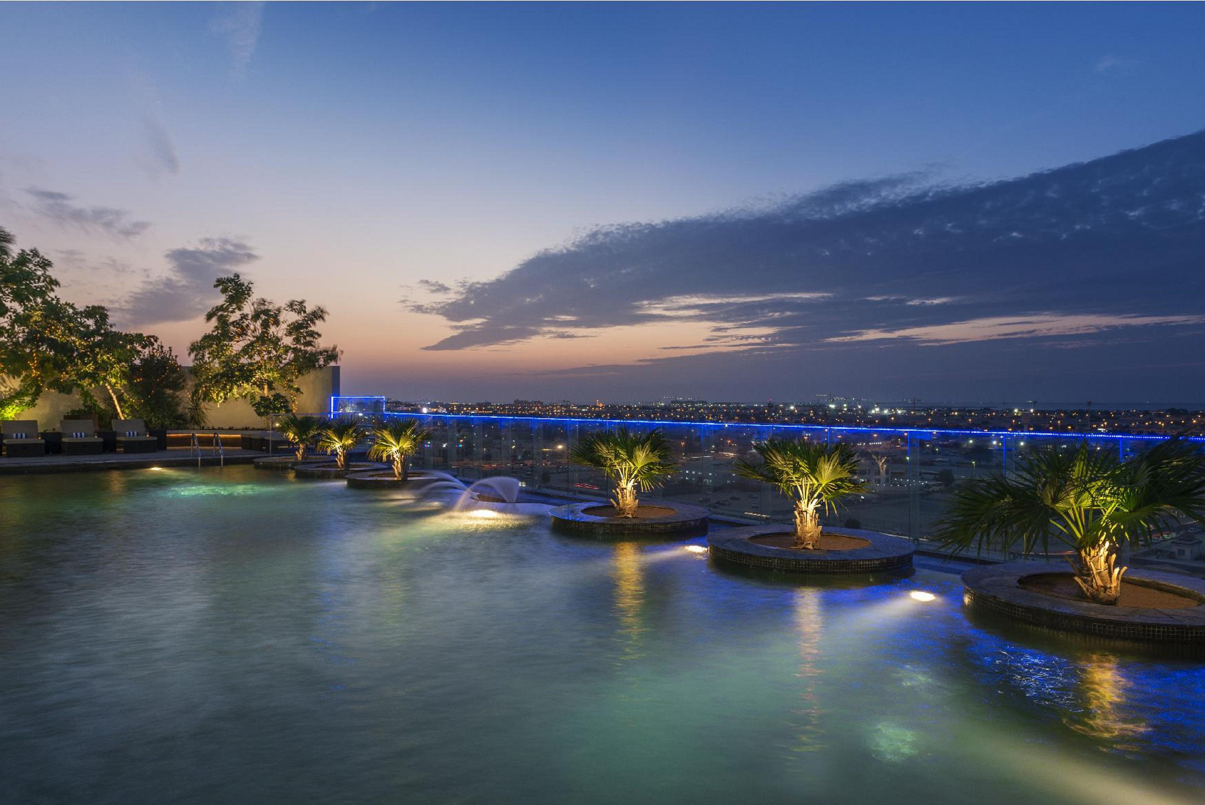 The Tower Plaza Hotel Dubai Exterior photo